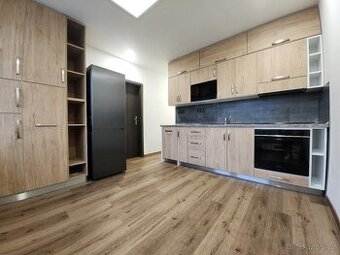 Prodej bytu 3+1, 98 m², E. Beneše, Hradec Králové