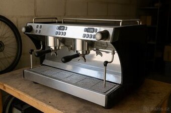 Profesionální kávovar - 2 páky