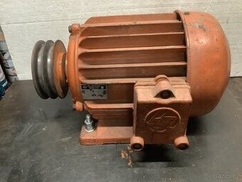 Elektromotor2,2kw 1400ot/min + řemenice