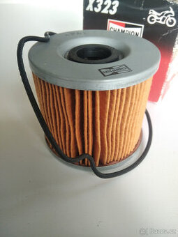 Olejový filtr Champion X323 pro motocykli Suzuky