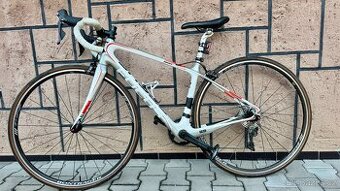 Juniorské silniční karbonové kolo