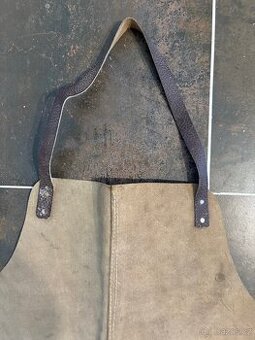 Prodej zástěry pro kováře z pevné vepřovice