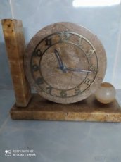 Starožitné mramorové hodiny, železný dalekohled