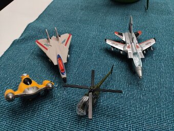 Kovová autíčka, letadla - Hotwheels, Matchbox