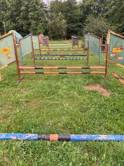 Prodám starší parkurové stojany