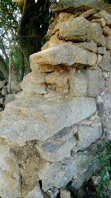 kameny ze staré zdi - 1
