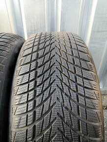 Zimní pneu GoodYear 235/45 R20