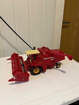 Britains LTD kombajn Massey Ferguson 760 - 1