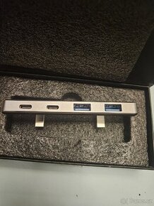 USB hub Tesla 3/Y