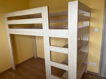 Zvýšená postel