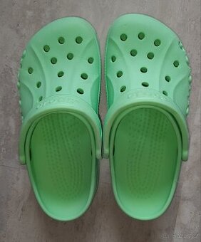 Nazouváky Crocs Baya Clog vel. 5 světle zelené - 1
