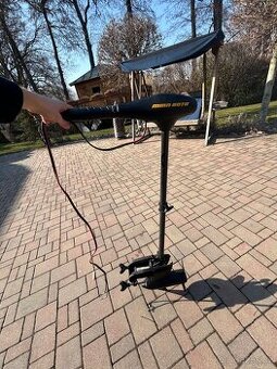 Prodám lodní elektronotor s bateriií.