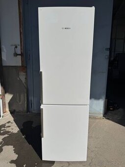 BOSCH 180cm. No Frost. Pouzita.