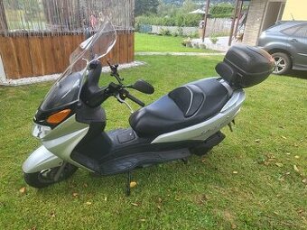 Skútr Suzuki Burgman 150 výkon 10,5KW
