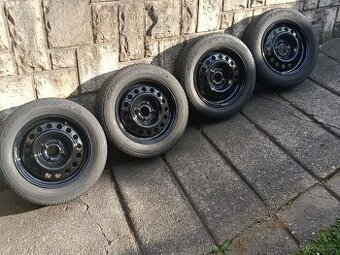Plechové ráfky s pneumatikami