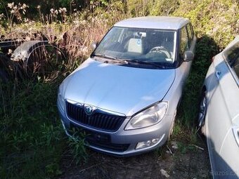 Fabia 2 facelift stříbrná 9156