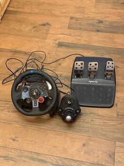 Logitech G29 volant + pedály + řadicí páka