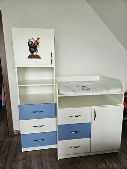 Přebalovací pult ze skříní