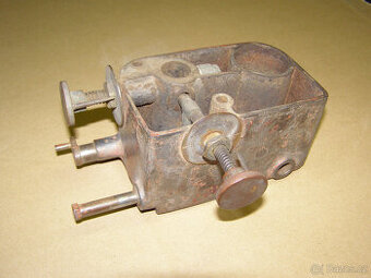 Prodám karburátor z motoru Benz Třebíč