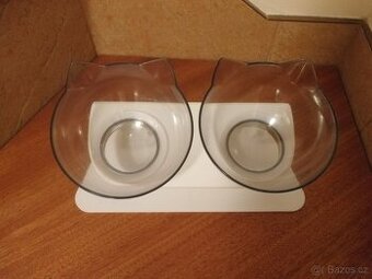 Dvojitá miska na krmivo a vodu pro kočky