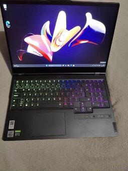 Lenovo Legion 7 z i7 10870H a RTX 2070 8gb