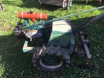 vyorávač malotraktor