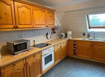 Borovicová kuchyně se spotřebiči, 5153