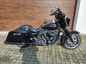 Harley-Davidson FLHX Street Glide 103