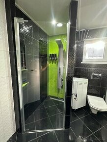 Skleněné dveře do sprchového koutu