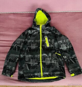 Softshell bunda a další 128-134 a Lego