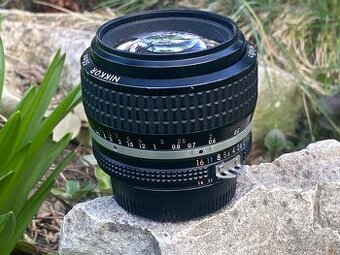 Nikkor 50mm f/1.2 Ai-s