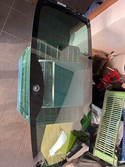 Škoda fabia II zadní sklo