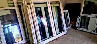 2 x Okno 145 x 143 cm doprava