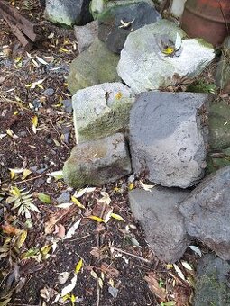 Nabízím za odvoz - Staré lehké tvárnice