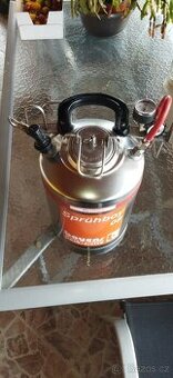 Mazadlo na plechy na pečení, k vymazávání plechů, glazování