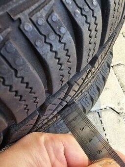 zimní pneumatiky 185/60 R14 -- idealni stav