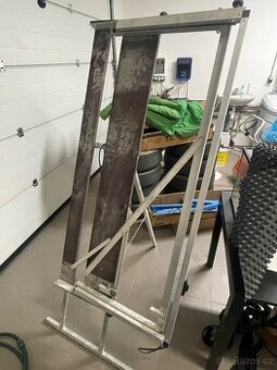 Řezačka polystyrenu