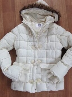 Dívčí bílá krémová zimní bunda s kožíškem vel. S