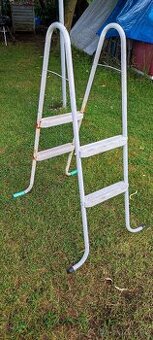 Žebřík do bazénu