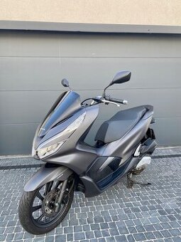 HONDA PCX 125-najeto 735 km