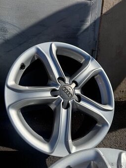 Originál Audi 5x112 R17