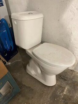 Prodám WC a dveře ze skříní
