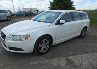 Volvo V70 2,4 D 5 AWD 136 kW DIGIKLIMA nafta