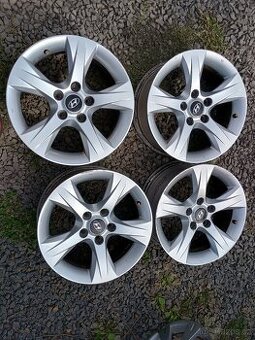 Vel.16 Hyundai Kia 5x114,3 16 j pneu nemám jsou -rovné