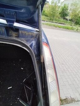 Plynové vzpěry pátých dveří Ford Focus MK2 Kombi