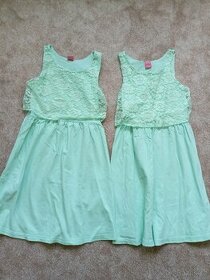 Zelené šaty nejen pro dvojčata