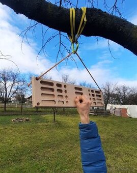 Hangboard, posilovací deska, balkna