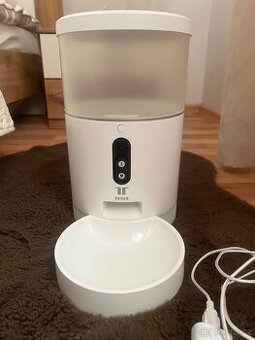 Tesla automatické krmitko