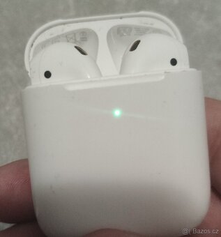 Prodám funkční 100% originální sluchátka Apple Ipods 2