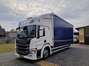 Scania P280 - valník s posuvnými plachtami - 19 palet